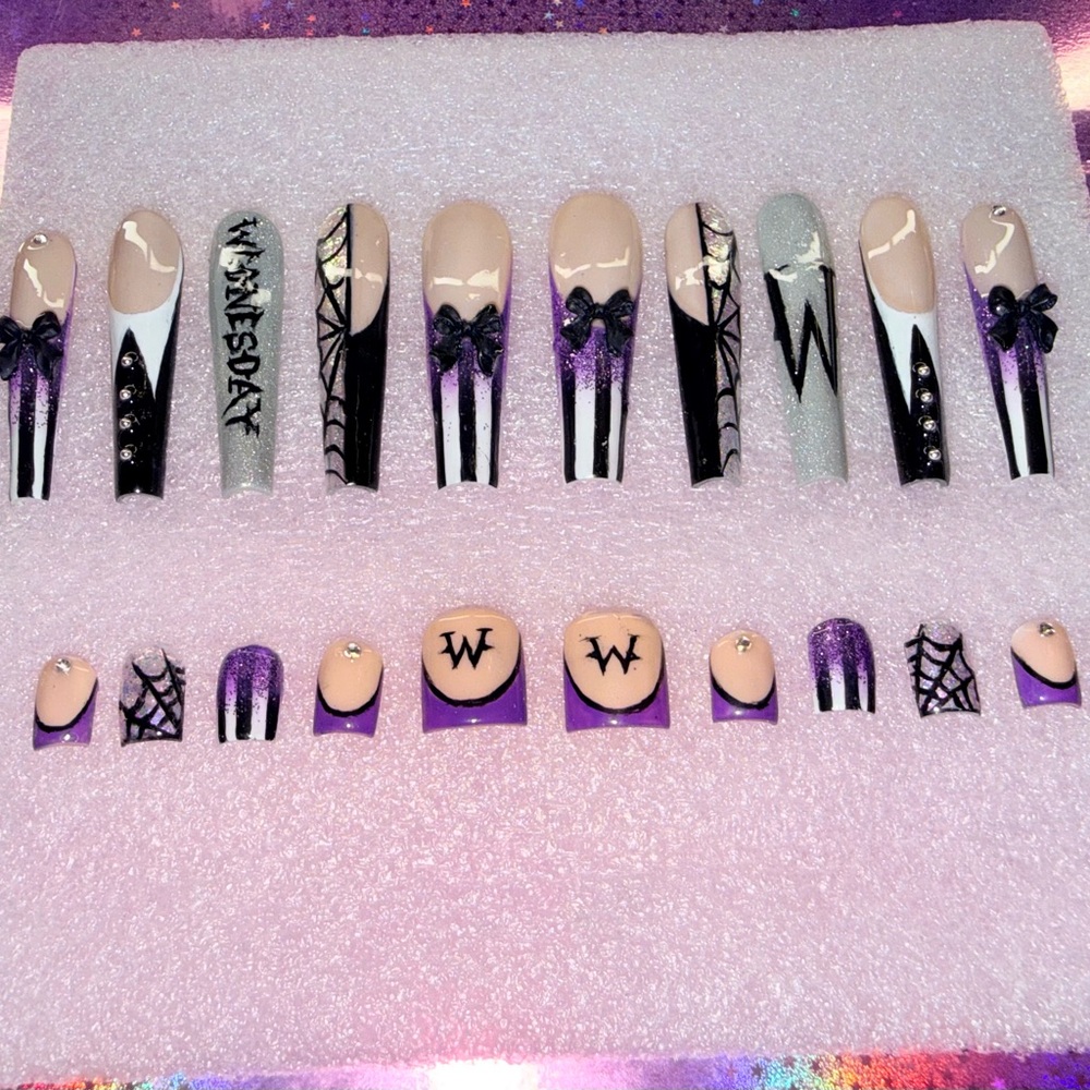 Wednesday Addams Set 🦇 ⛈️💅🏻🤑💋💕